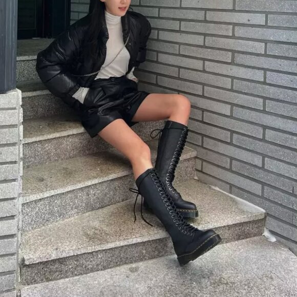 DR MARTENS 1B60 LEATHER VIRGINIA KNEE HIGH BOOTS MSRP$280 SOFT+SUPER COMFORTABLE - Picture 3 of 16